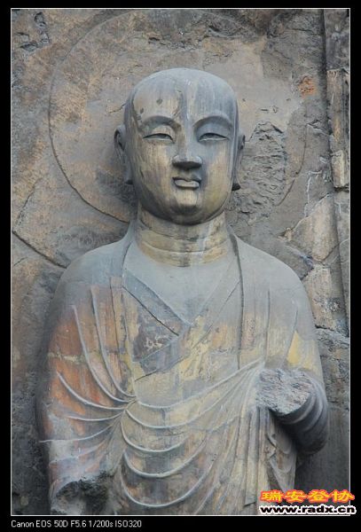 栩栩如生。