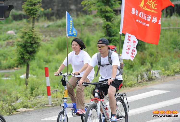 24-登协的车队.jpg