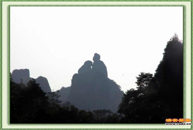 nEO_IMG_夫妻峰.jpg