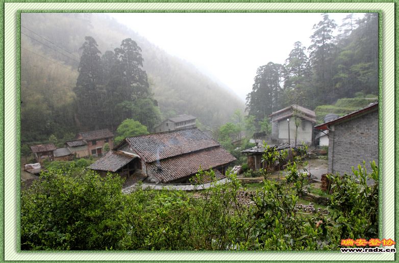 nEO_IMG_雨中小村1.jpg