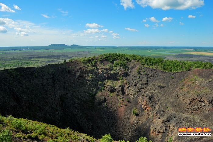 火山口.jpg