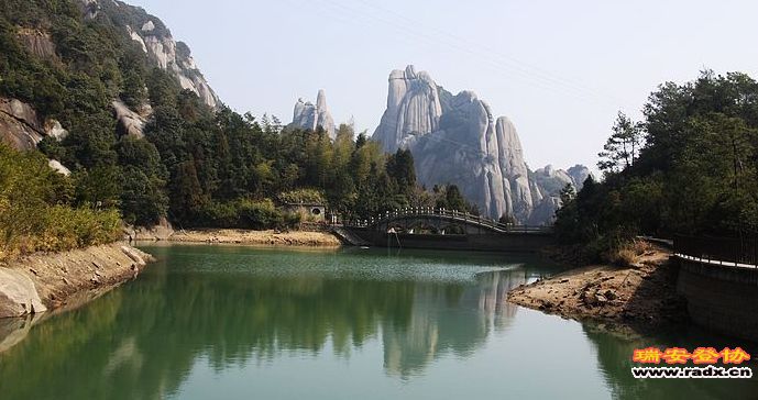 九鲤湖