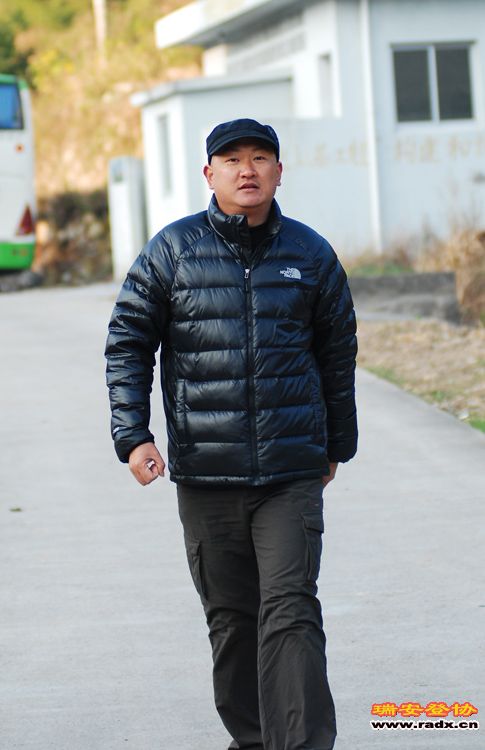 如厕归来的帅帅的老问.jpg