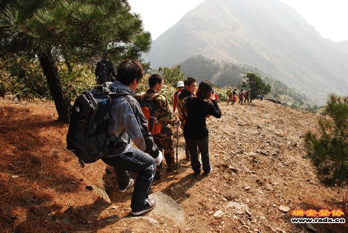 60-登顶后下山.jpg