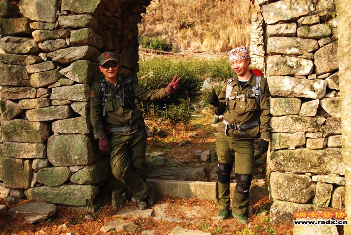 93-痞子兵站岗.jpg