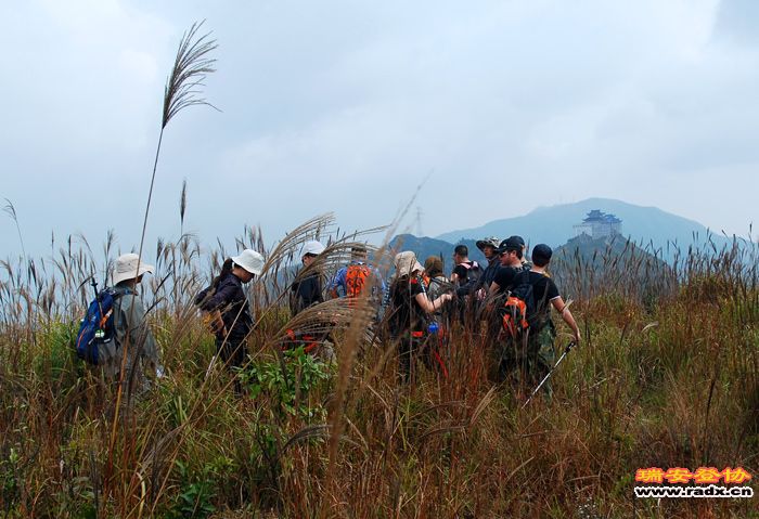 2011年11月-潘岱娄桥穿越.jpg