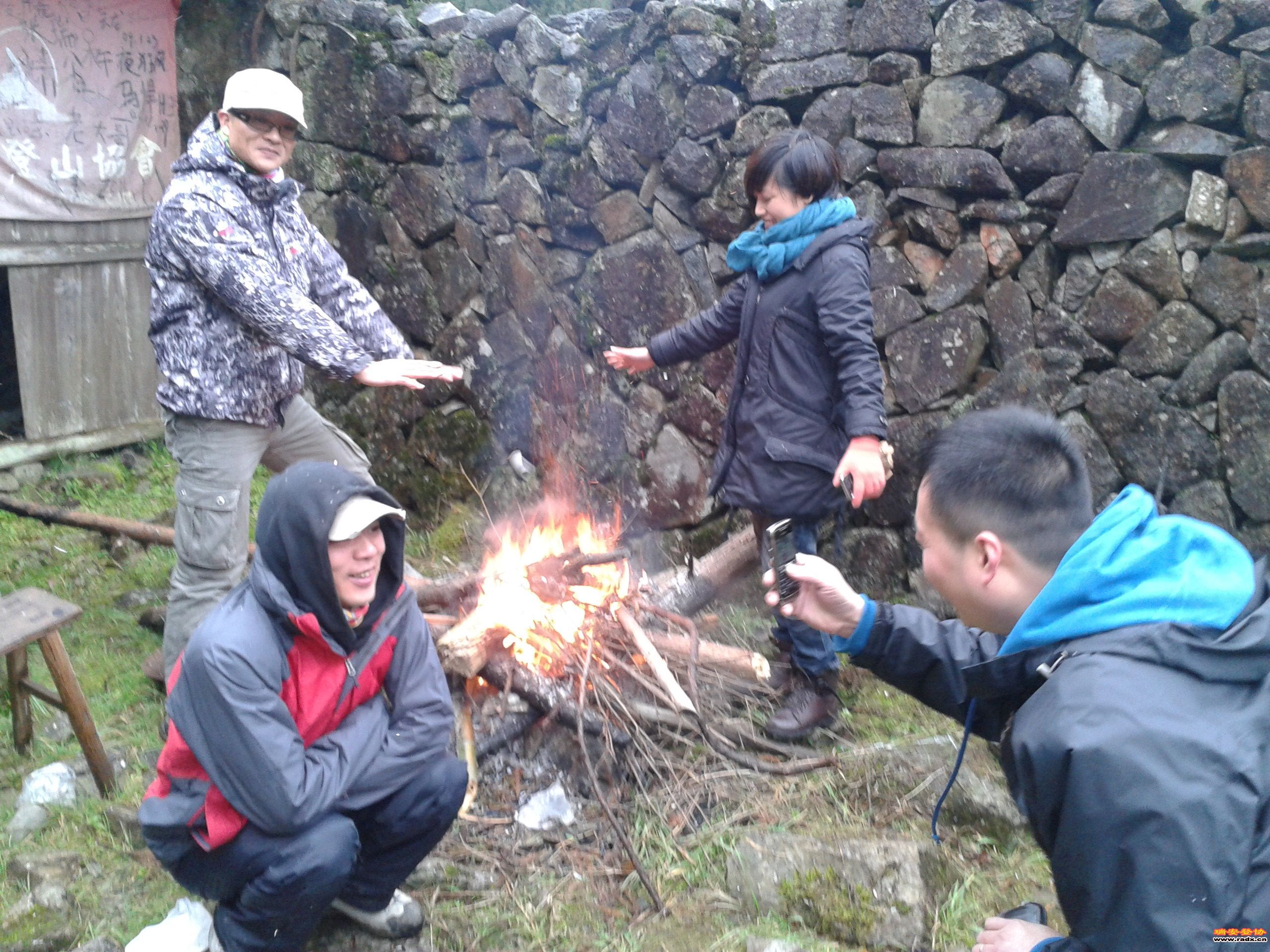 1201222010f068f51d6647231d[1].jpg